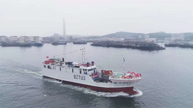 我國自主建造的首批兩艘大洋性玻璃鋼超低溫金槍魚延繩釣船隆興801和隆興802順利啟航，對于我國的玻璃鋼漁船產(chǎn)業(yè)化進(jìn)程具有里程碑式的重要而深遠(yuǎn)的意義。廣東博皓提供玻璃鋼船艇選材解決方案。