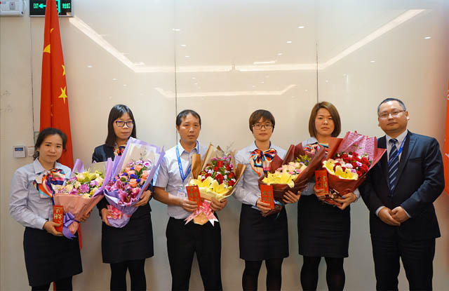 優(yōu)秀的&ldquo;服務(wù)天使&rdquo;們，他們是默默付出的幕后英雄！他們是最可愛的人